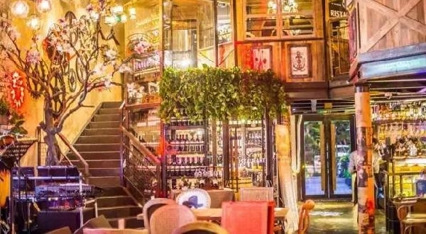 谁能打造餐饮界“黄埔军校”?不是新东方,最有可能的是它 丨 锌公司 勺子课堂