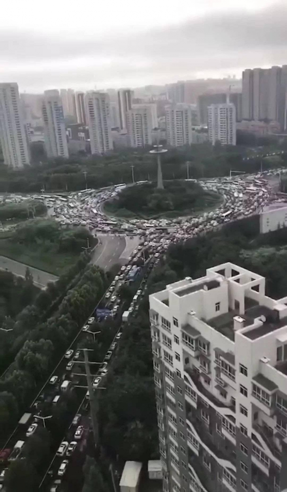 �׵磡��磡���꣡���꣡����ĬĬ��ս��ǰ�ߣ�