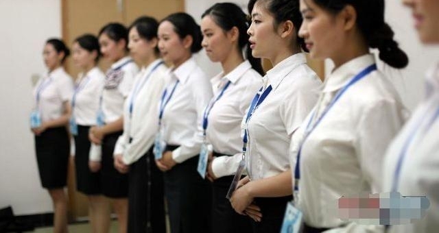 ���Թ٣�������������Ů����˭��Ů��ѧ�����ǻش�����о�����
