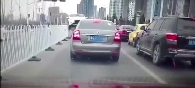 ������Ⱥ��Ů˾�������ߣ���������������²����ǵ����˷׷���Ŀ