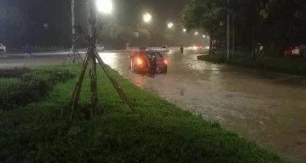 �׵磡��磡���꣡���꣡����ĬĬ��ս��ǰ�ߣ�