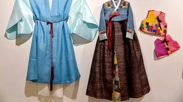 �к������ٴ���Ϋ�����֣��ڶ����к���������˫��չ��Ļ