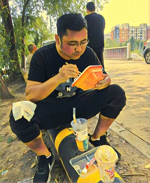 Ů���٣������̾������ӵ�60��
