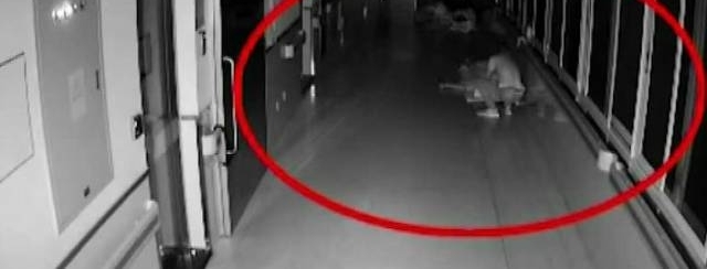 北京丰台:两名男子在医院内专偷病人家属,半小时偷走六部手机!