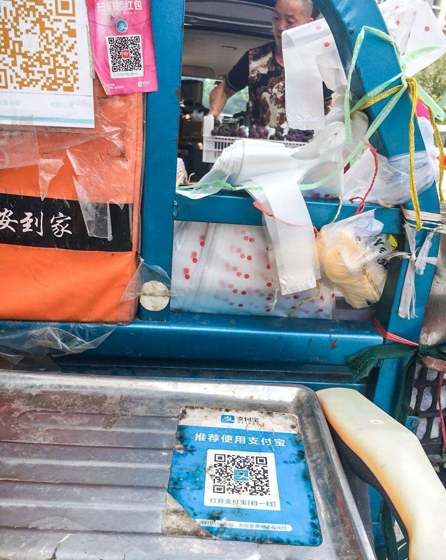 行走的食堂:论如何喂饱南京人凌晨1点的孤独?