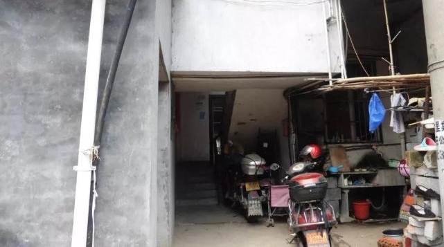 ���ݸ�Ů���� һ���˾������������Բ��ڸ�