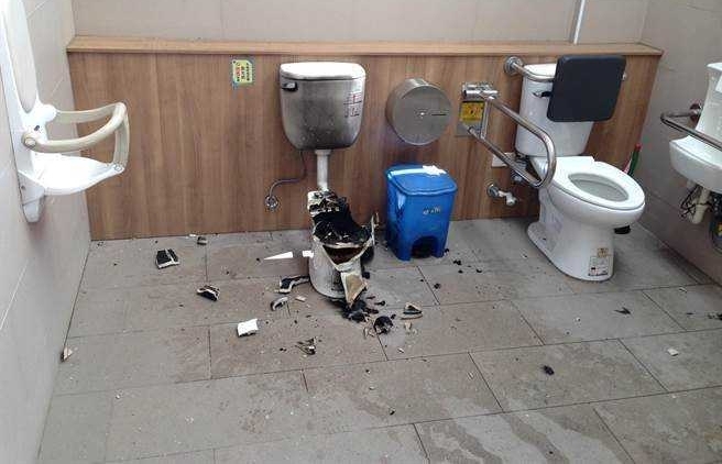 �����쳣������12��ѧ��������ֽ����Ͱ����