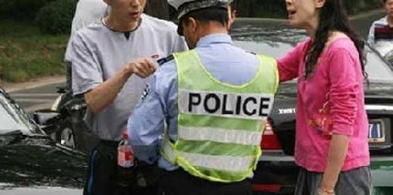 ����������飬����Ů˾���³�����һ���ƣ���������֤Ҳ�����㿴