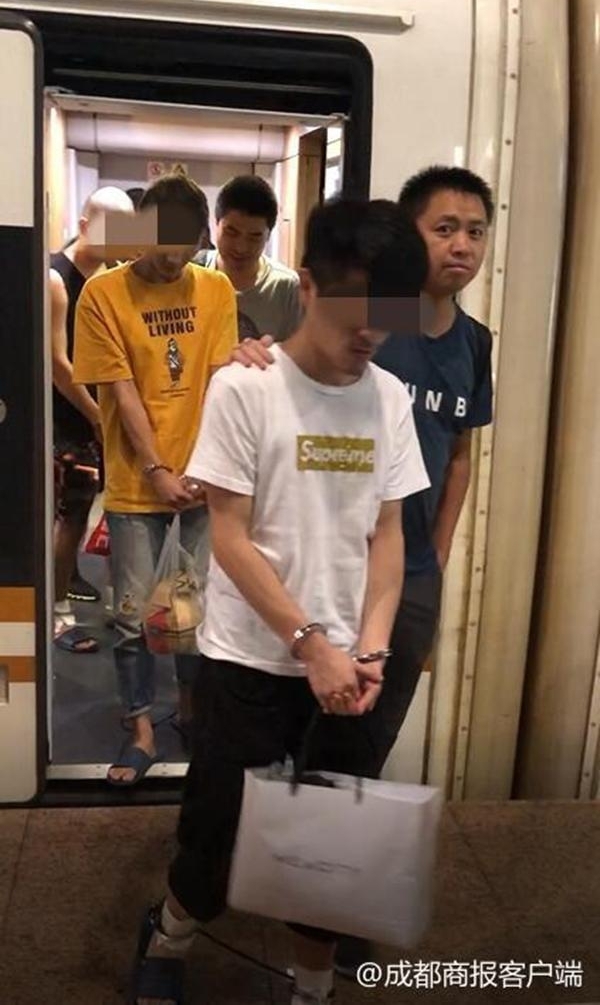 西昌女子贷款两千元要还15万,警方跨省抓捕7名嫌疑人