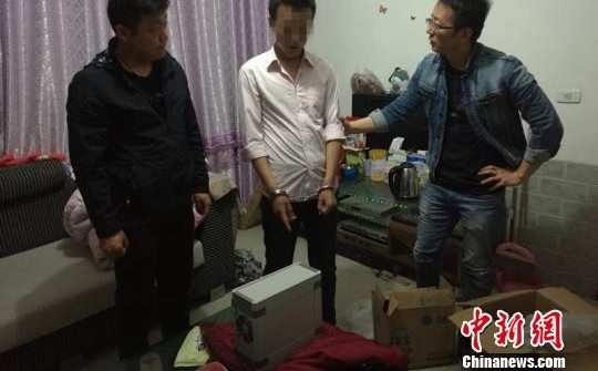 ������������ϵ�м�ð���������վ�� �����永�ʽ�300����