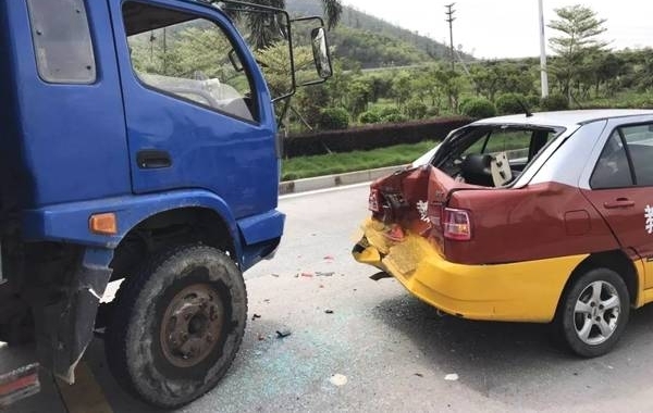 ����һŮѧԱ�麣����������Ŀ����̫���Ųұ�׷β��ȫ��ѧԱ��