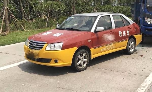 ����һŮѧԱ�麣����������Ŀ����̫���Ųұ�׷β��ȫ��ѧԱ��
