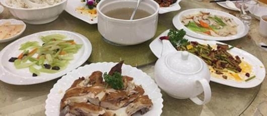 �й������ѧ���ʳ���ж��¼������������¾Ƶ�����Ǹ�⳥