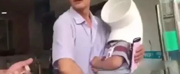 2��Ů̵ͯ����ͷ����Ա20�����п����ҳ���������С�İ���