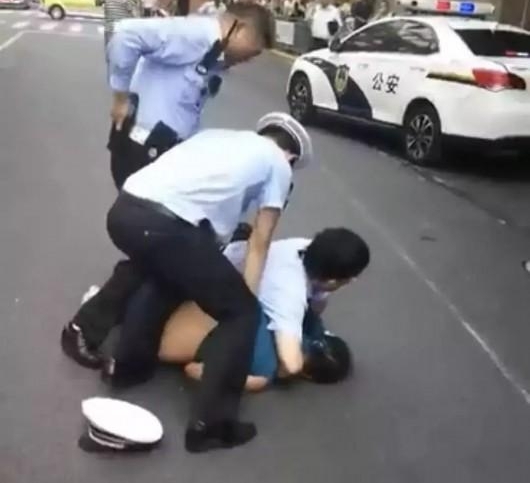 黄浦区抗法网约车案 毁损财物价格如何认定?