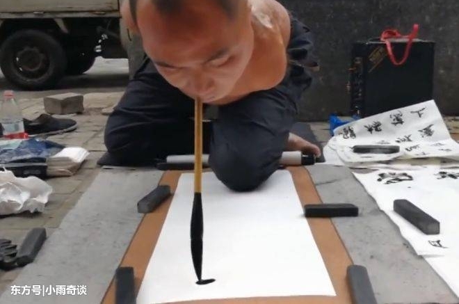 �ޱ��н�ͷ����д�����ң������ֹ��溺�ӣ�