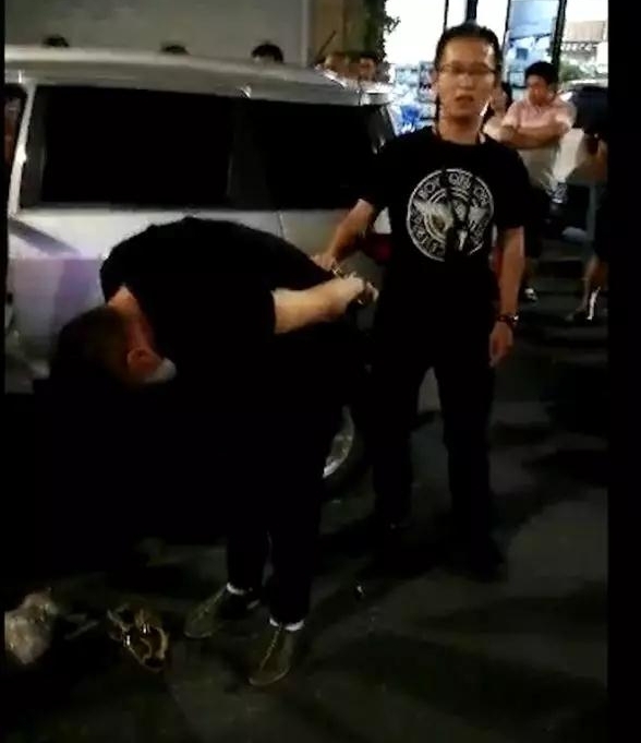 С��������α��������:2����ҵԱ������ͺ�й��