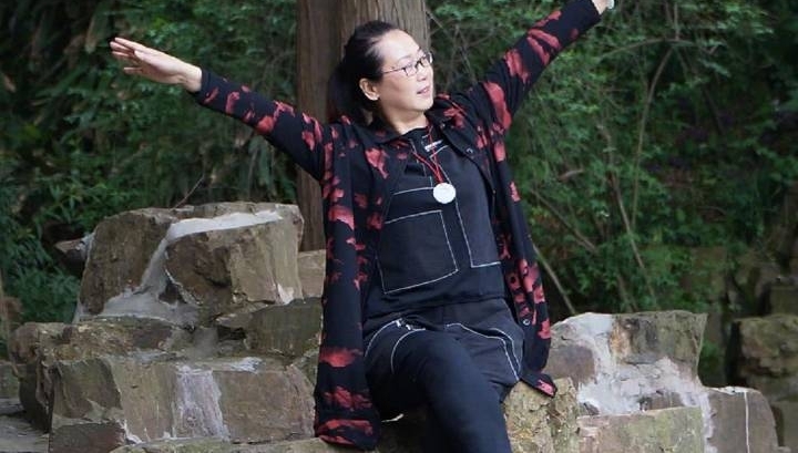 ���촫ý�����˰ݷ�̫������ʦ��Ӣ��Ϊ��һ�ڽ�Ŀ׼��