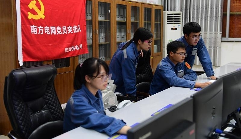 广西钦州供电局全面恢复因台风故障线路