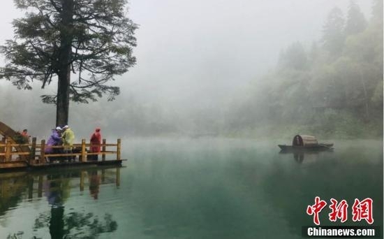 ����崲��ٶ칵������������ο��䡶ʫ����