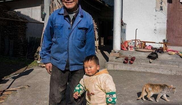 ũ�����Ϊ���������˶���Ը���æ��С������ũ˵���˿���