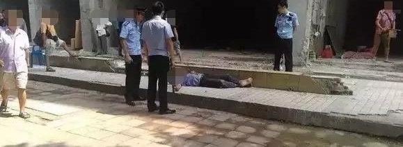 �������ӽ�ͷ���˿�������������һ�п����Ʒ������ߣ�
