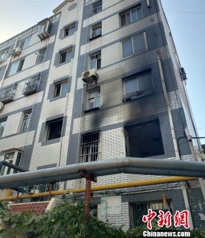 警方介入河北保定一小区“疑似燃气爆燃致5人死亡”事件