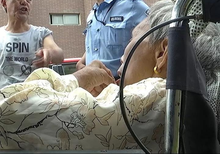 ��ĸ���������⣬�׼�����������壬��ʵ���ȴ�ǡ���