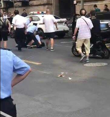��Լ��Ϊ�ӱܼ���ײ���� ˾�����񾯵����Ʒ�