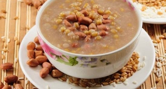 �����������һ��ʳ�ã�ͷ������ˣ�Ҳ���ѷ��ˣ�˭��˭����