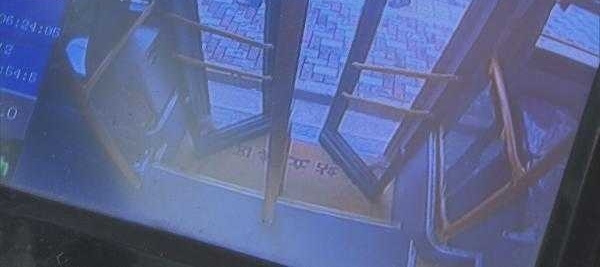 �������ż�ס�˿� ���˲���ȴ����