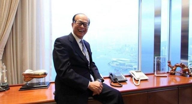 ��γ���ص�����������һ������2ǧ�ڣ�һ������2ǧ�ڣ�