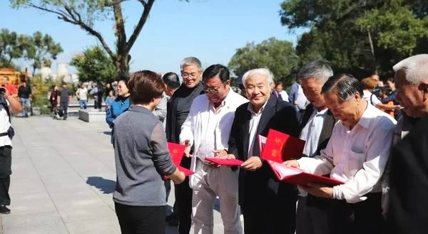 改革开放四十周年——吉林“龙潭山书画院”成立