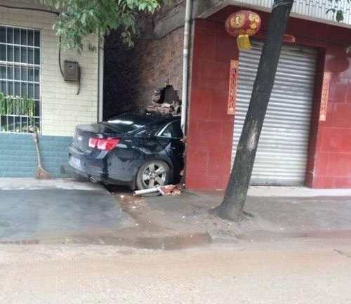 ���������ɻ�����ɶ��95��Ů˾��������6���������������