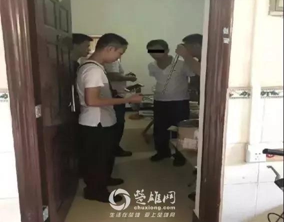 �޳ܣ��������������͵��Ů����ޣ��������ֻ�͵��...