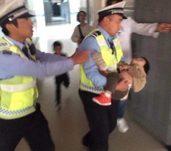 紧急救助 护送游客 这个国庆暖心事件“一箩筐”