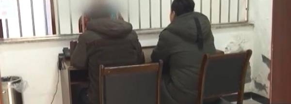 姐夫疯狂杀害丈夫和公公 儿媳跑到邻居家报案 所幸逃过一劫