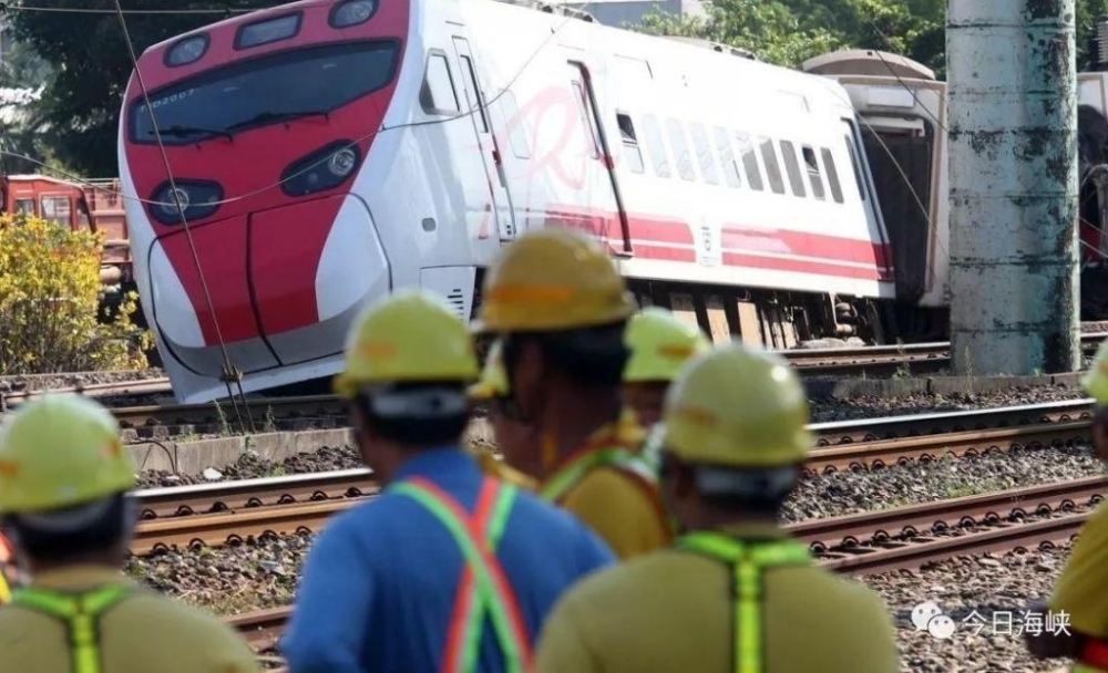 【海峡现场】记者直击台湾列车事故:重伤陆配手术中 另一陆配轻伤已回家