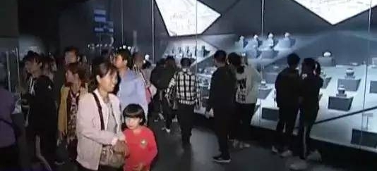 临汾博物馆参观人数突破十万人次,这位河南美女更是幸运!!