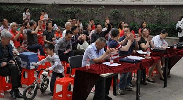武汉华清小区业主终于迎来了又一个业主代表大会