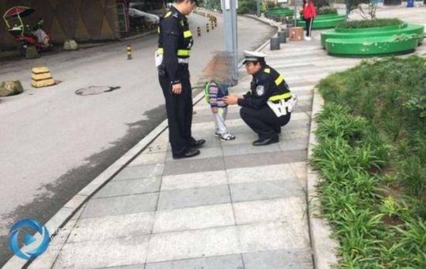 ���������������ͯ����ͷ���Ӿ���绰���Ʋ����캢��