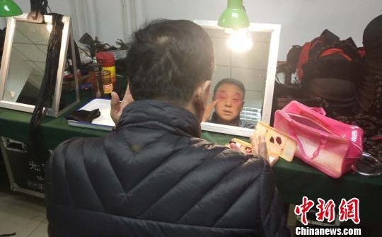 ����̨������������ �ҳ�����е���д���