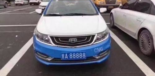 ������ͣ� �������СѧŮ�����ӽ�23��ġ������ʦ����ץ