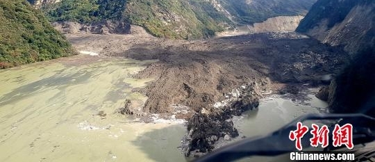 西藏雅鲁藏布江堰塞湖再次滑坡 水位1小时上涨80厘米