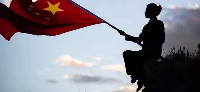 2018带着国旗去旅行!C位,都给五星红旗