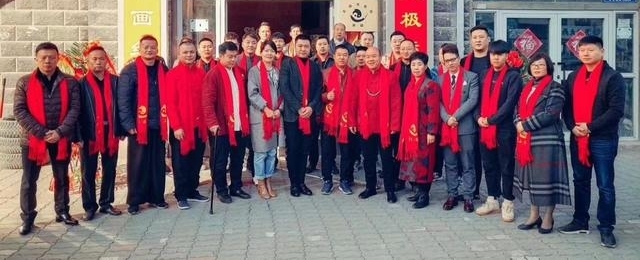 德孝中华公益平台助力太极书画院落户新疆乌鲁木齐