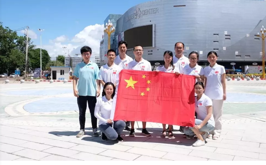 2018带着国旗去旅行!C位,都给五星红旗