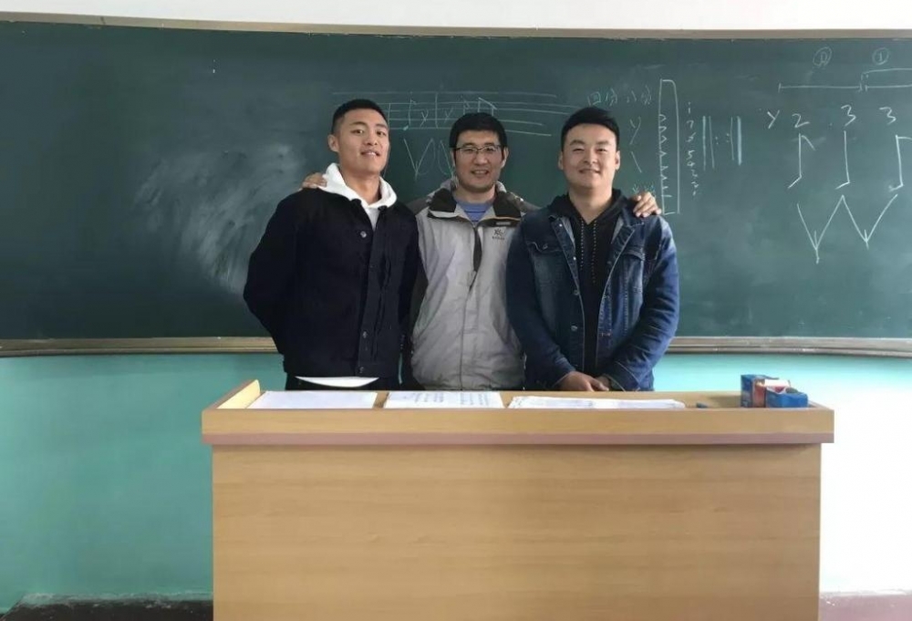 ��������ɽ�����������ӱ��������߽��߳�����������һ������