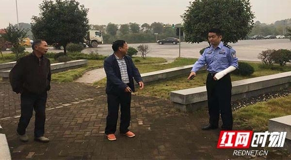 【警察故事】打着“石膏”办案的民警王浩