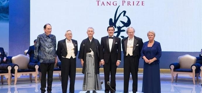 ��ҵ�Ҿ�������Ӣ�Ű佱���ؽ���ǧ��̨�������Ϊ�γ�ŵ�������ġ�ǰ�ڽ�����